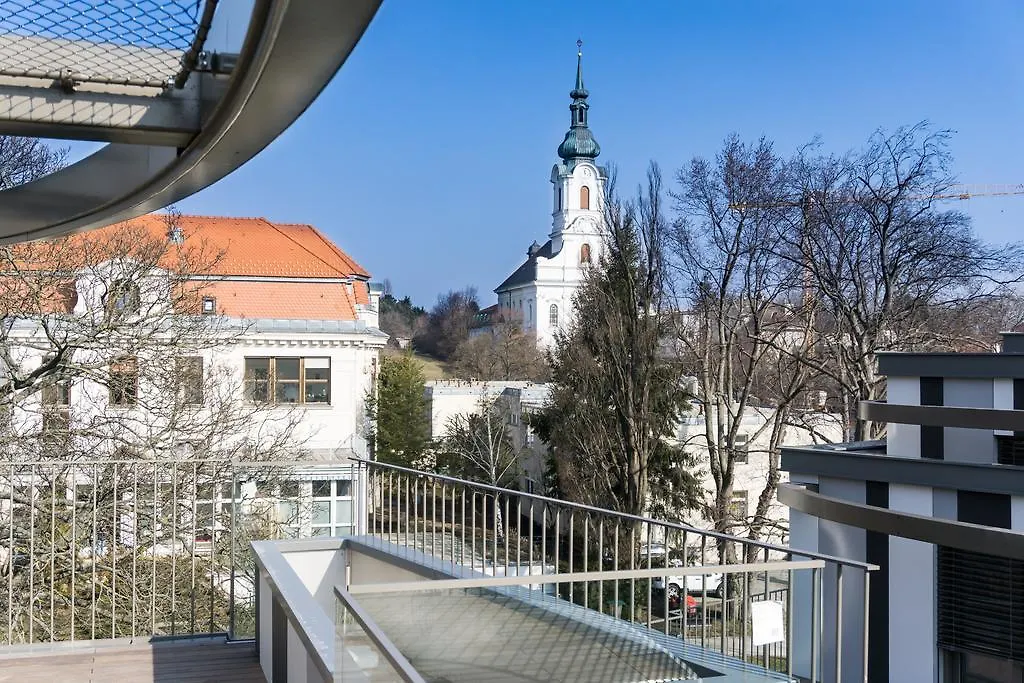 Vienna Garden Residence 0*,